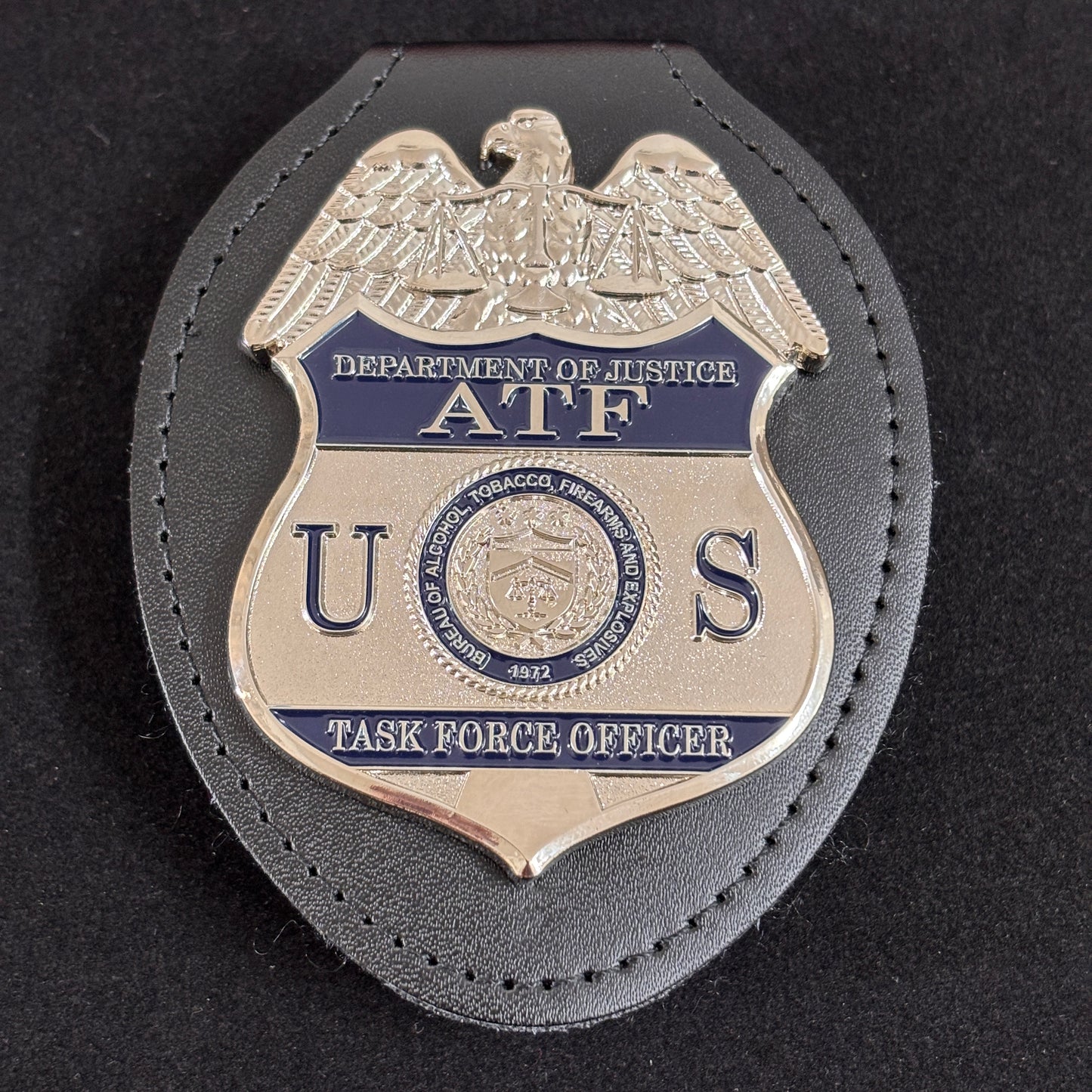 Replik des Offiziersabzeichens der US ATF TFO Task Force: Hochwertige Filmrequisite