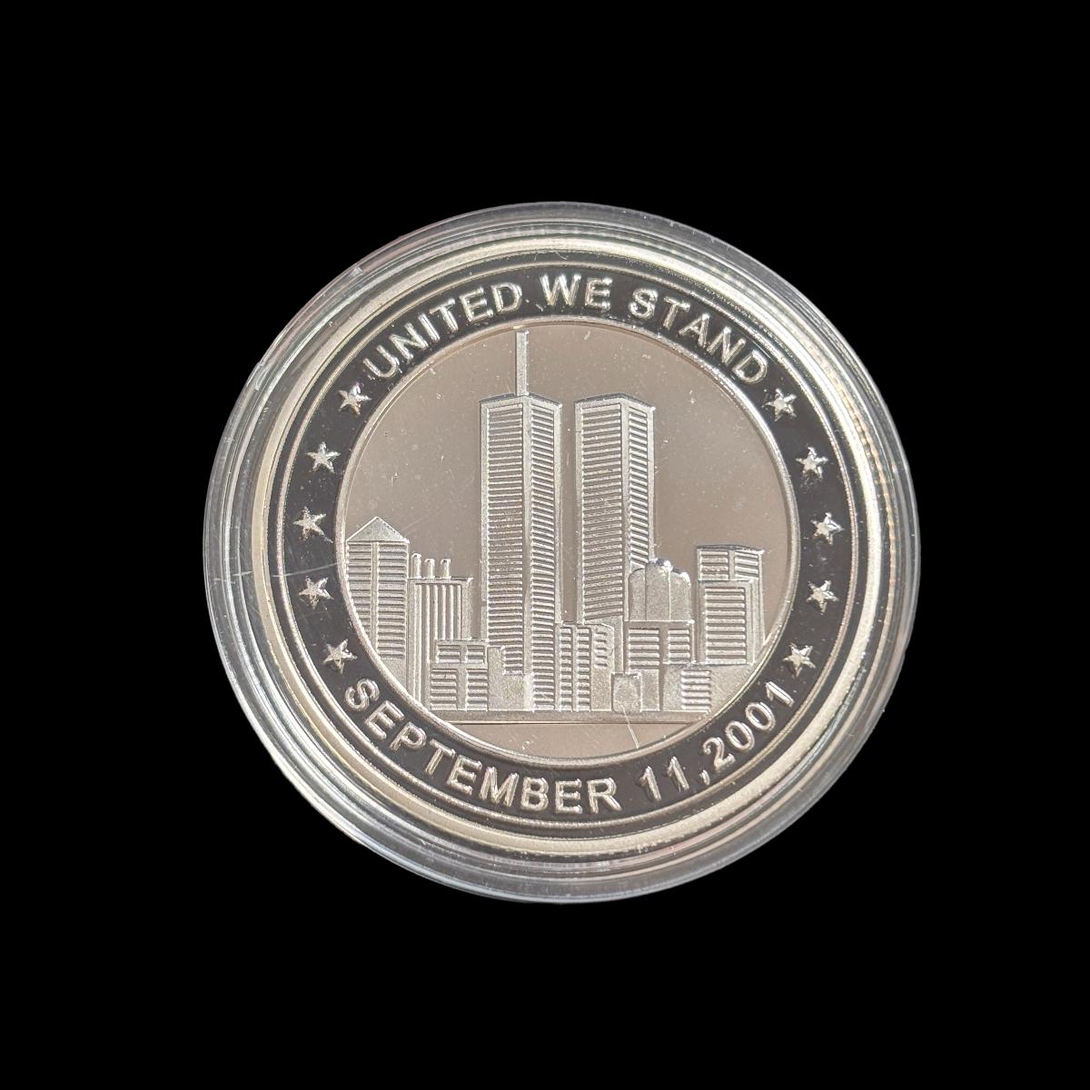 Mit Freiheit und Gerechtigkeit für alle stehen wir vereint 11. September 2001 Challenge Coin