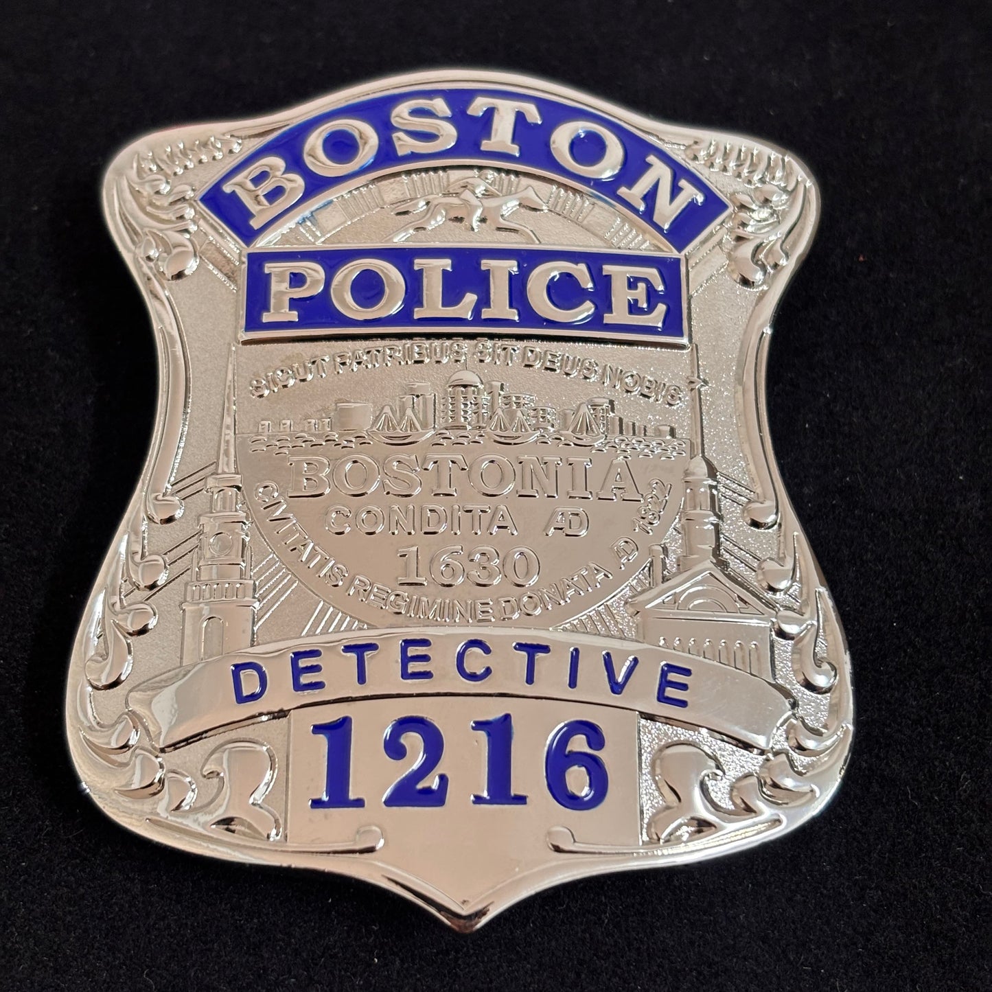 Replika des Bostoner Polizeidetektivabzeichens, Filmrequisiten mit der Nummer 1216