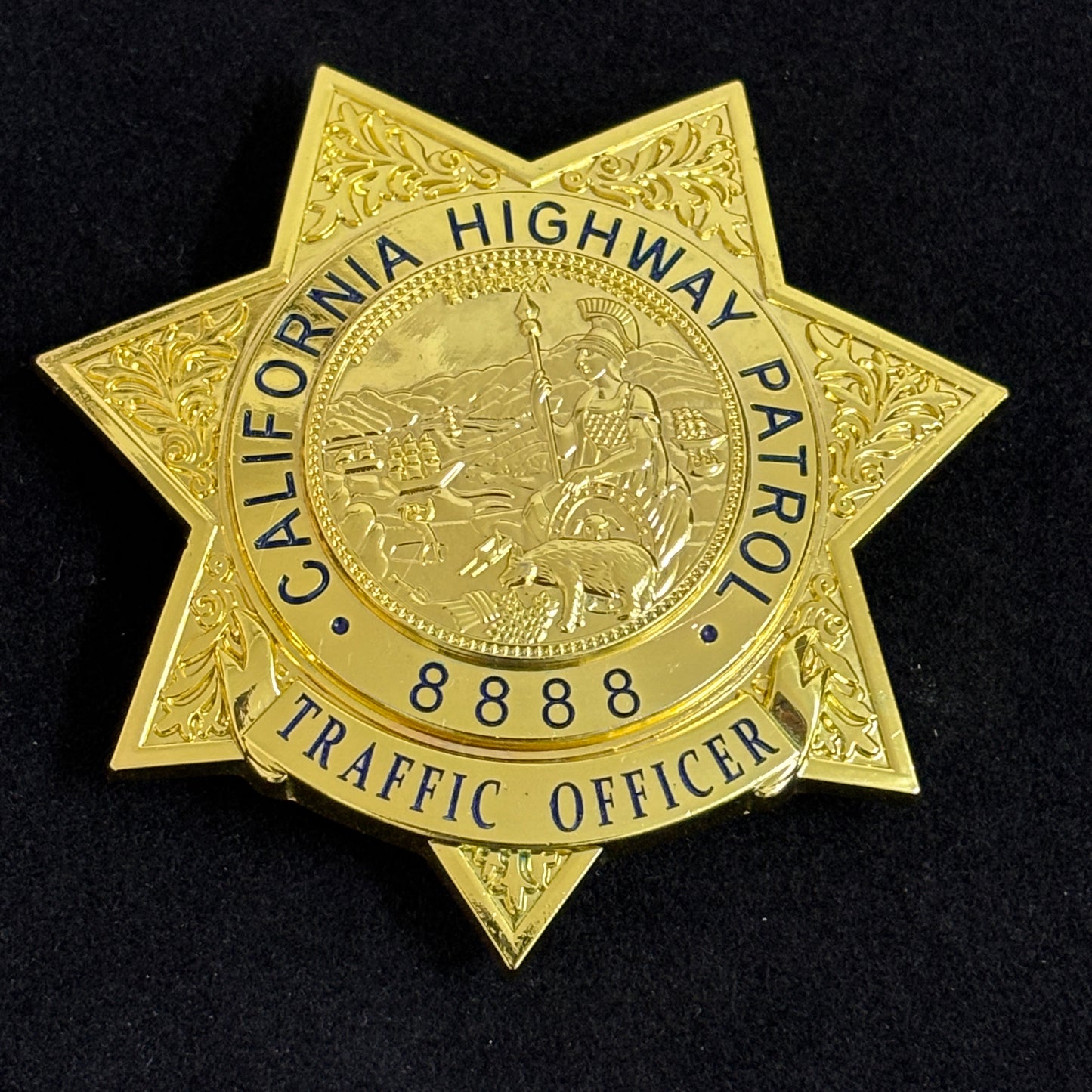 US-Verkehrsbeamter CHP-Abzeichen Replik Filmrequisiten Anpassbare Nummer