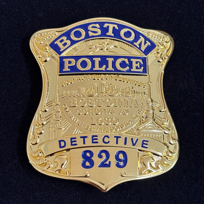 Badge de détective de la police de Boston avec le numéro 829