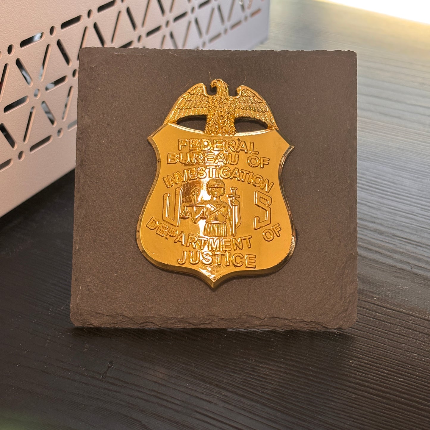 DOJ Federal Bureau Investigations badge Plaques Law Enforcement Award & Recognition Collectible gifts retirement memorial
