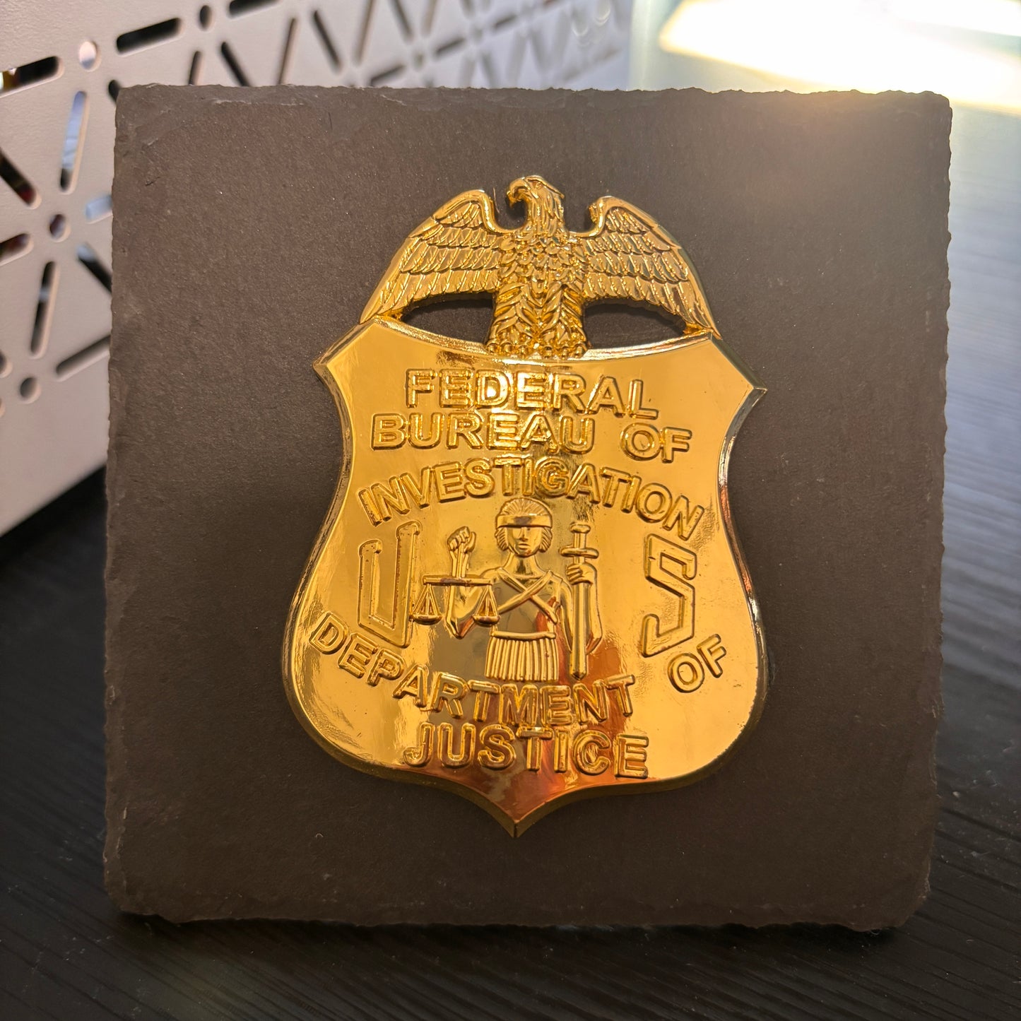 DOJ Federal Bureau Investigations badge Plaques Law Enforcement Award & Recognition Collectible gifts retirement memorial