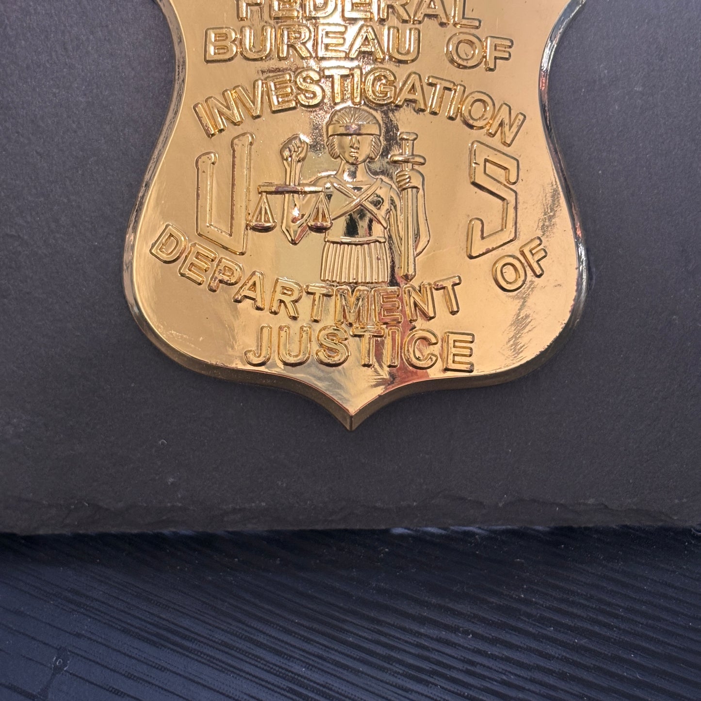 DOJ Federal Bureau Investigations badge Plaques Law Enforcement Award & Recognition Collectible gifts retirement memorial