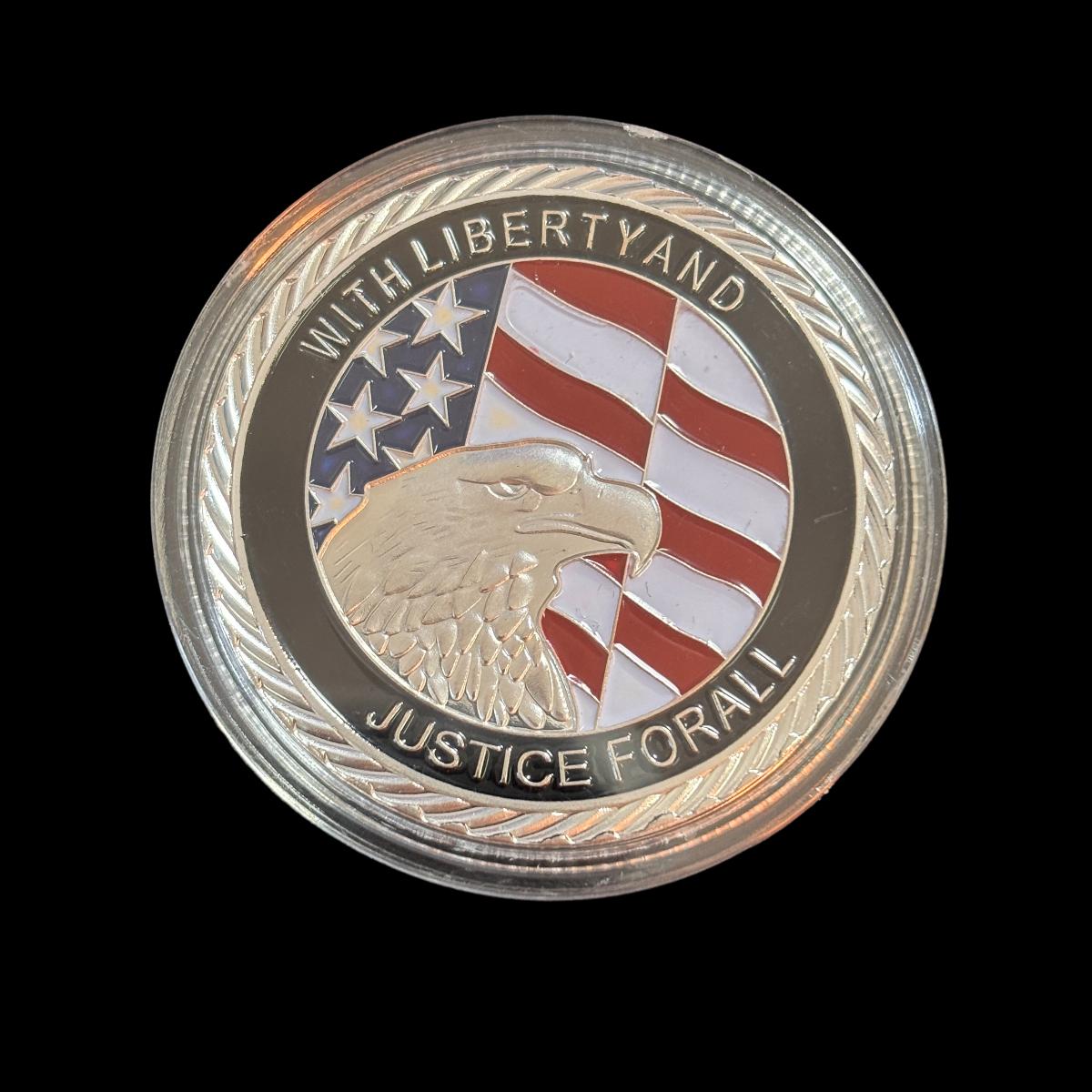 VEREINIGT STEHEN WIR FÜR FREIHEIT UND GERECHTIGKEIT FÜR ALLE Challenge-Münze