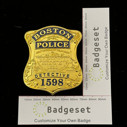 Réplica de la placa de detective de la policía de Boston, utilería de película con el número 1598