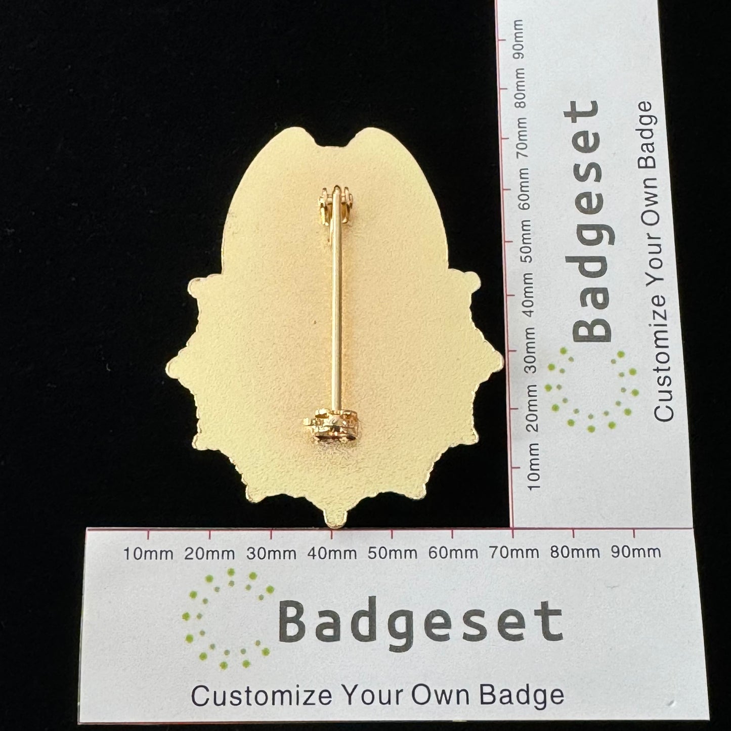 Customizable Badge BA32