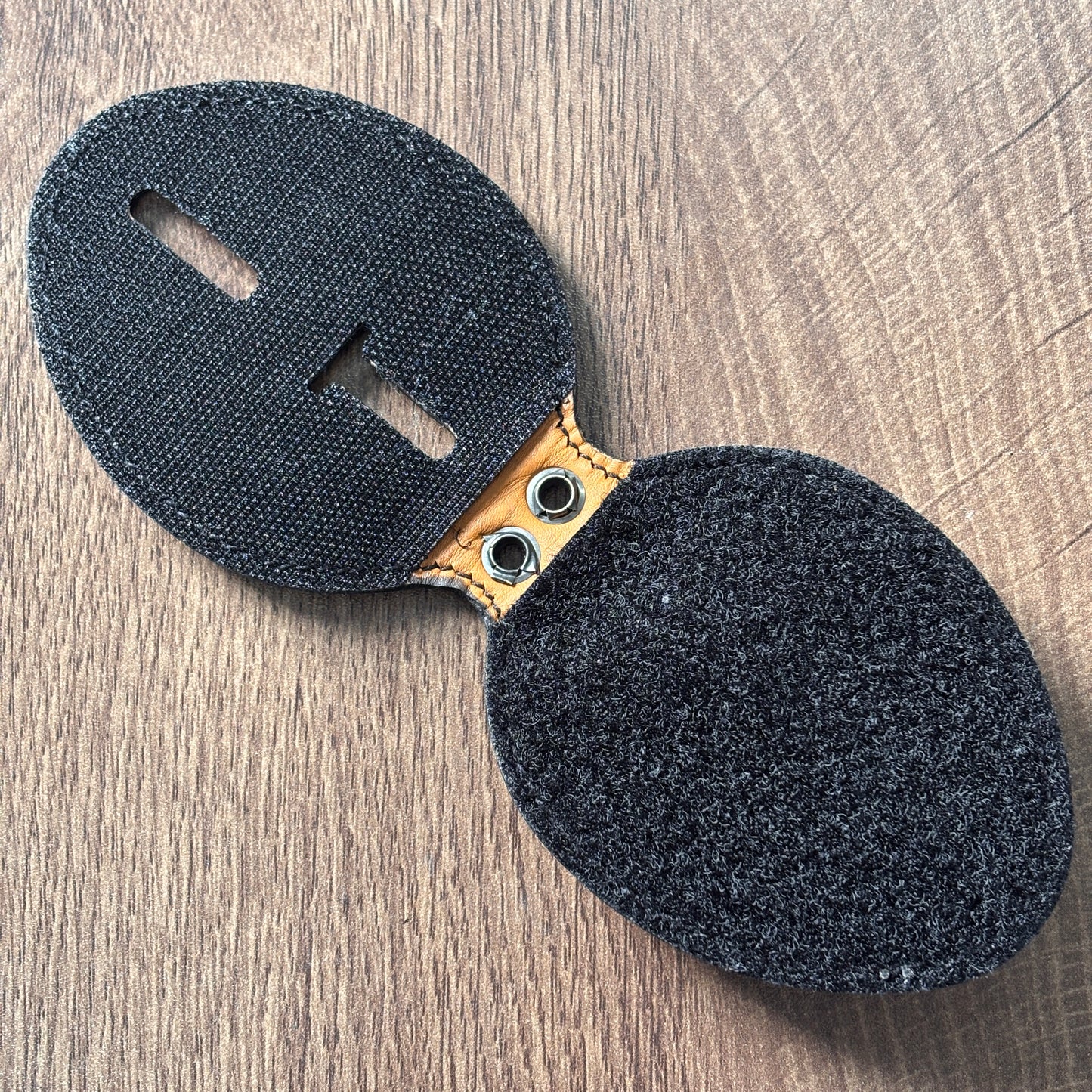 Portaplaca de policía negro-BH01