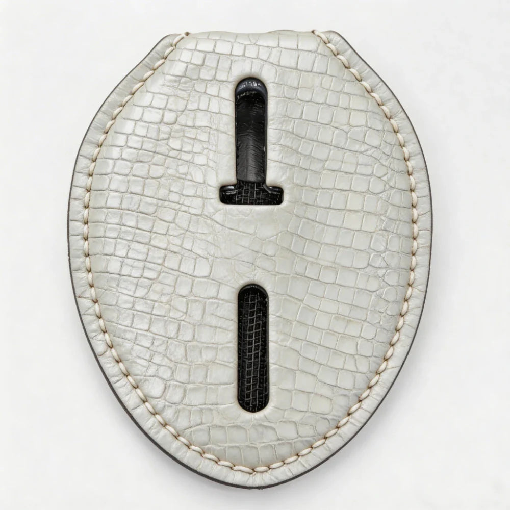 Porta-placa ovalado de cuero genuino personalizado - Estuche L004 con clip para cinturón y cadena para el cuello