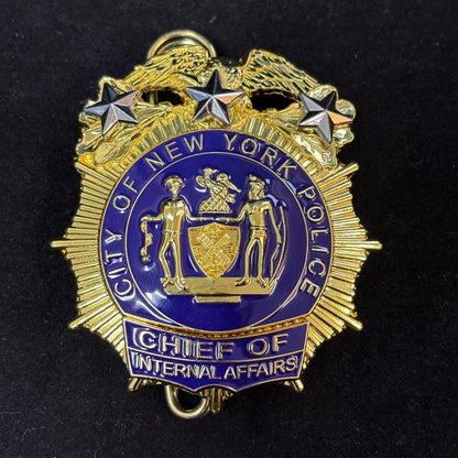 Badge du chef des affaires internes de la police de New York (États-Unis) - Accessoire de film 