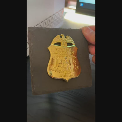 DOJ Federal Bureau Investigations badge Plaques Law Enforcement Award & Recognition Collectible gifts retirement memorial