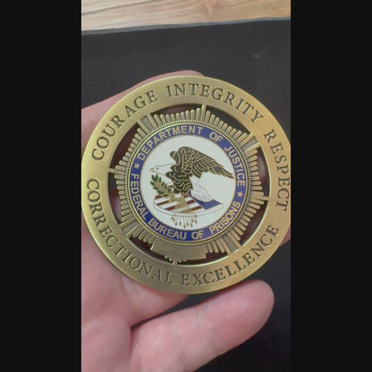 司法省連邦刑務局バッジ カスタマイズ可能な番号